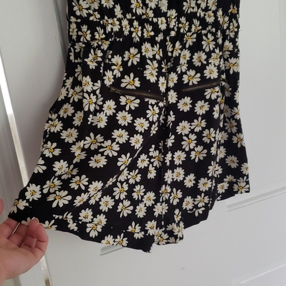 Daisy doll woven romper from forever21 - Picture 7 of 7